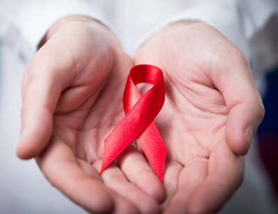 Brasil registra queda na taxa de detecção e mortalidade por aids