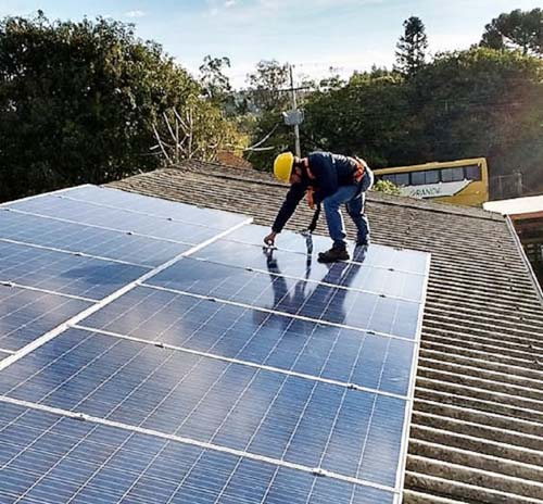 Escola pública de Porto Alegre é a primeira a ter energia solar
