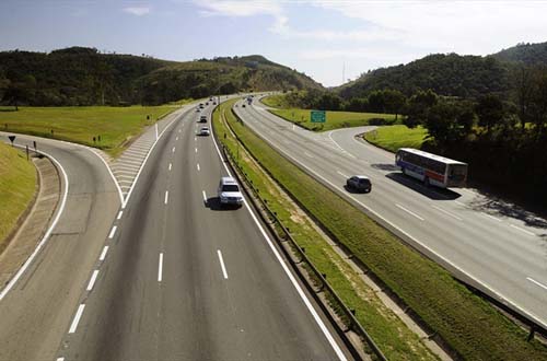 Rodovias aguardam 1,9 milhão de veículos no feriado prolongado