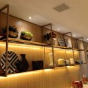 Móveis e eletrodomésticos de decorados são oferecidos em leilões on-line