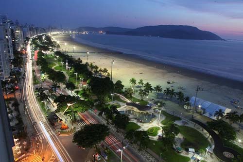 Santos proíbe barracas, quiosques e ambulantes na praia durante o Réveillon