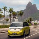 Kombi. Ela voltou sacudindo