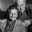Exposição na Unibes homenageia sobreviventes do Holocausto