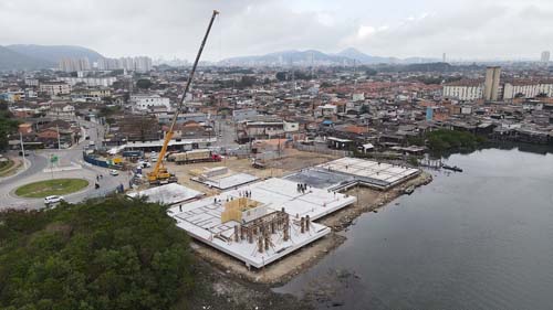 Primeiro prédio do Parque Palafitas já toma forma no Dique da Vila Gilda