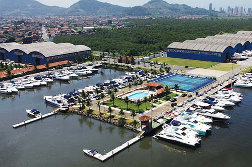 Black Weekend Náutica combina barcos, carros de luxo e experiências